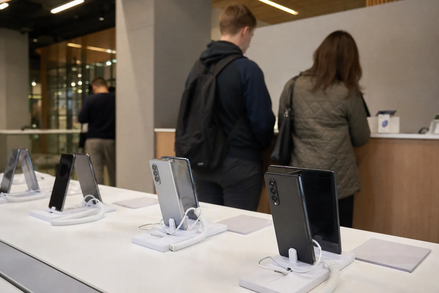 Аккумуляторы новых складных смартфонов Samsung поддерживают меньше циклов зарядки