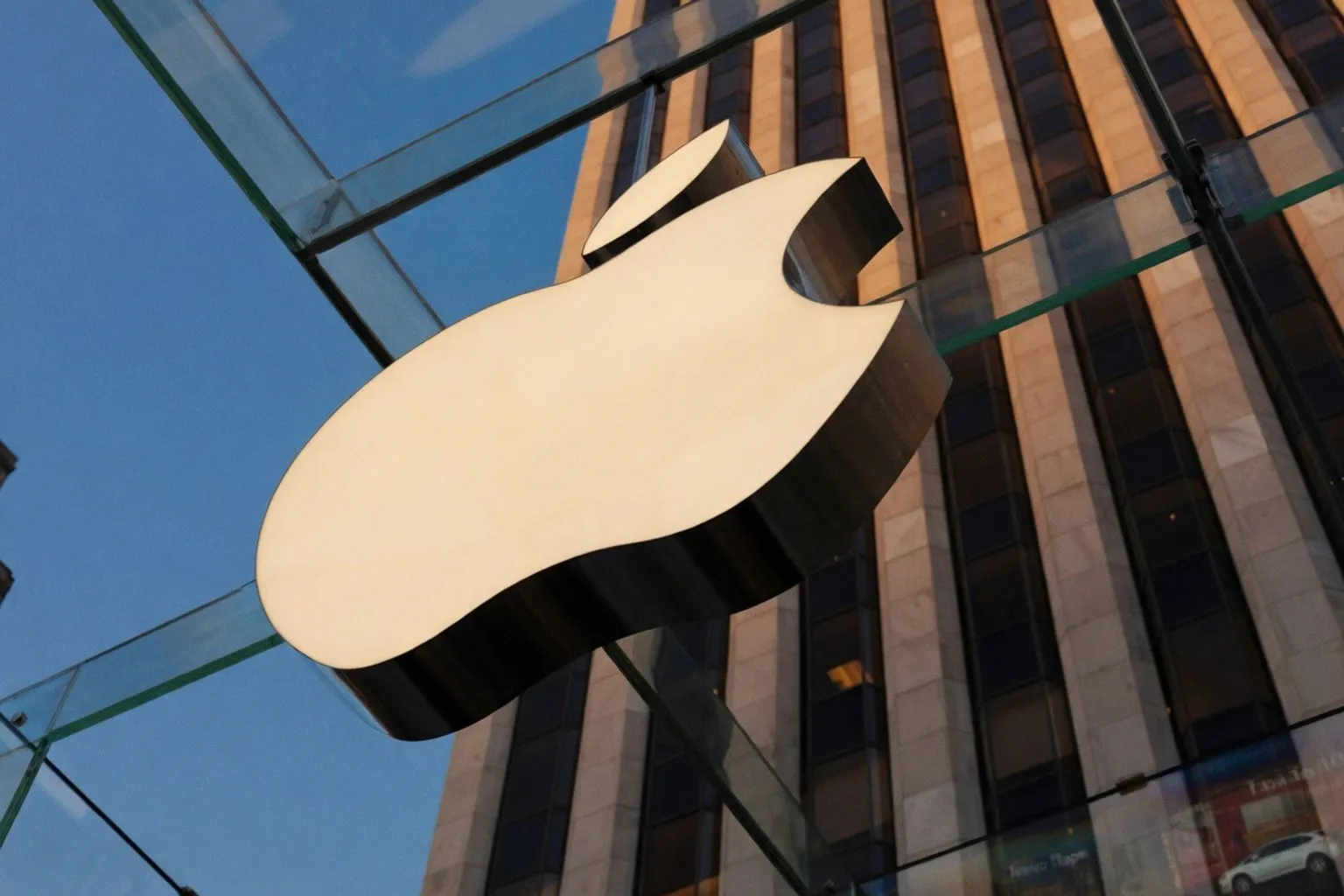 Apple готовит умный хаб с Siri AI: как компания меняет рынок домашних систем
