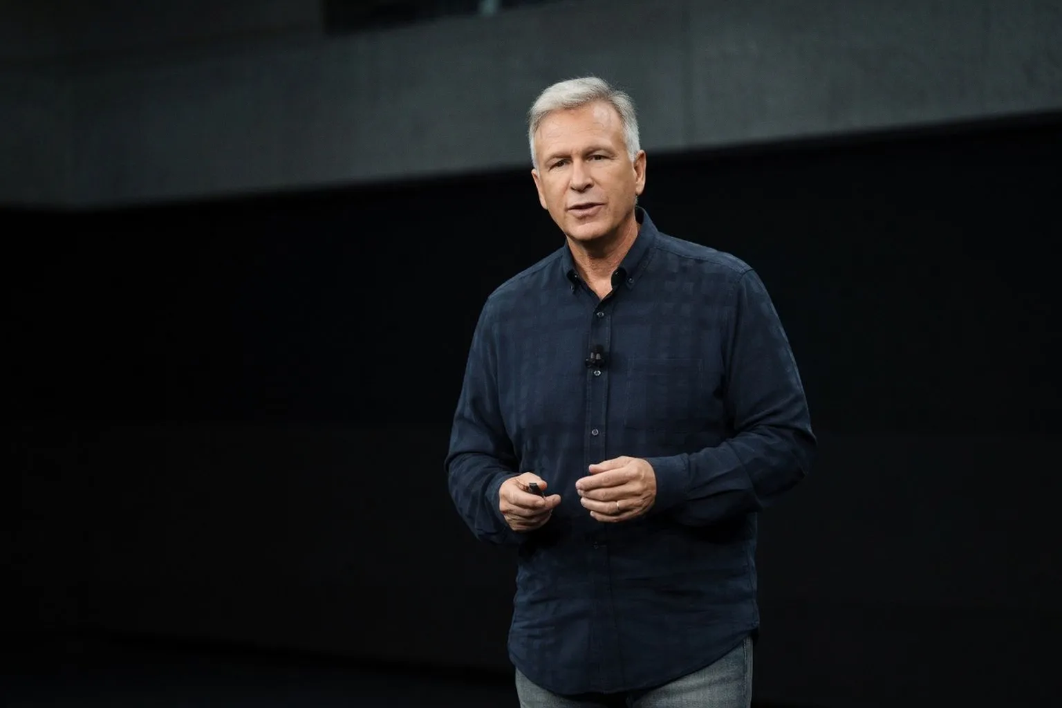 Эпоха перемен в Apple: Фил Шиллер покидает ключевые посты перед осенней презентацией