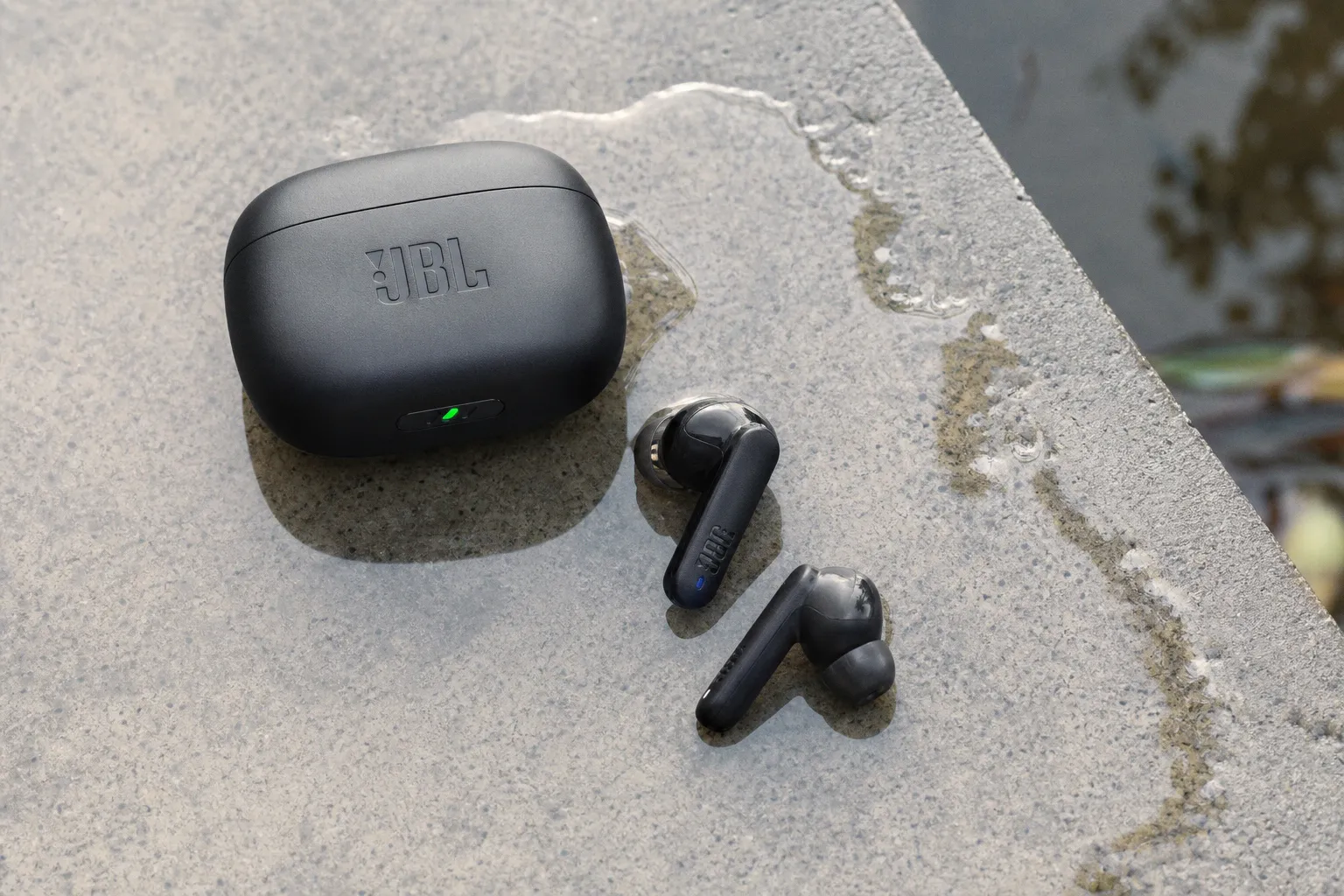 Наушники JBL: годен ли звук бюджетных TWS-моделей?