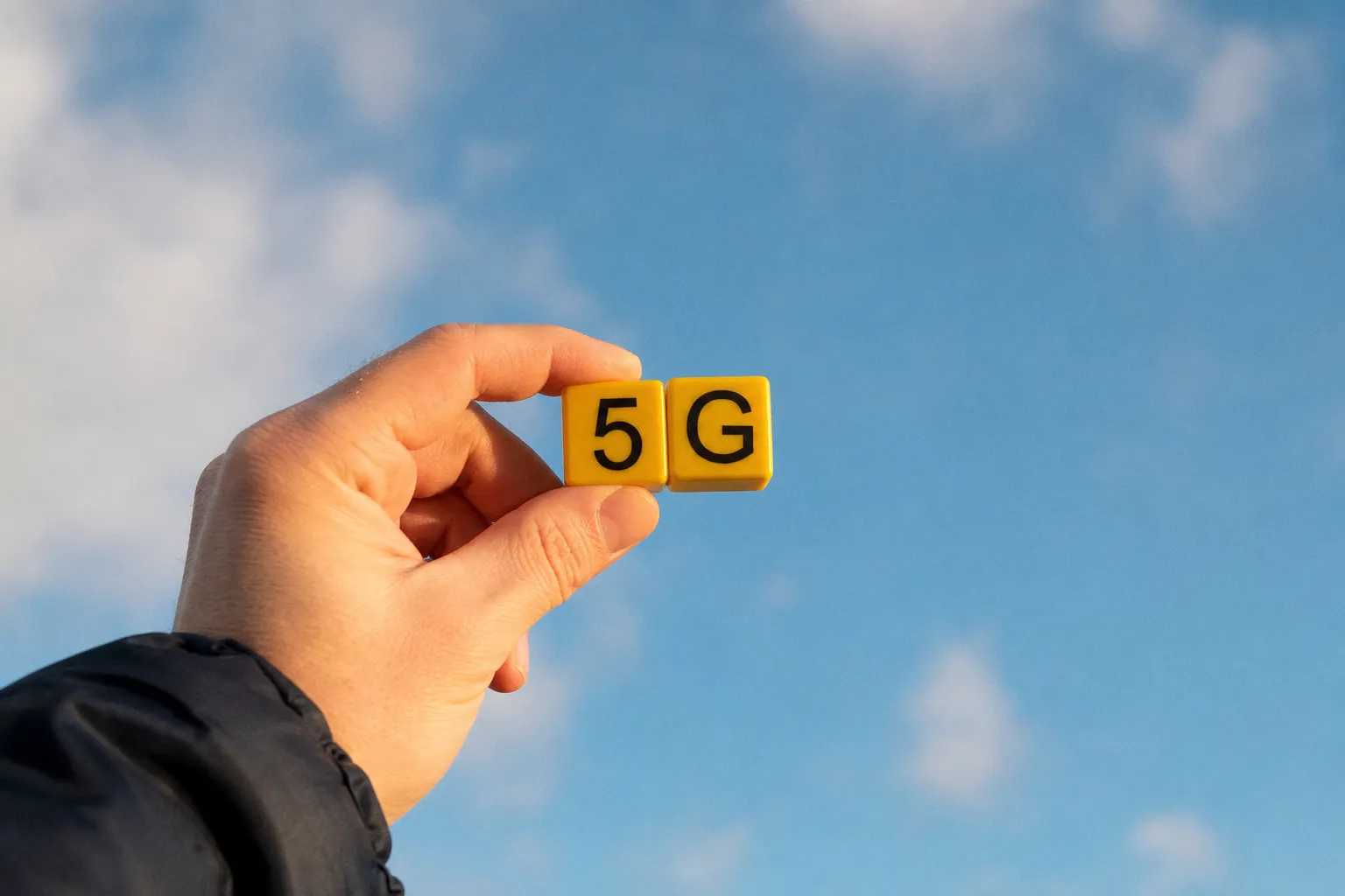 Почему покупка 5G-смартфона в России пока не гарантирует доступ к новым сетям